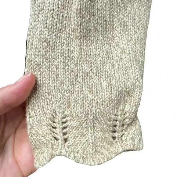 Jantzen Petite Women's L Vintage Floral Hand-Embroidered Sweater - Picture 3 of 7